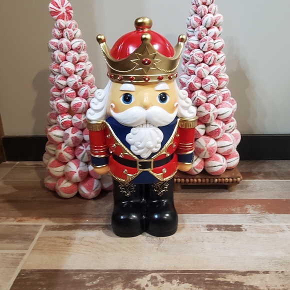 Nostalgic Nutcracker Decor-NWT - Picture 10 of 11